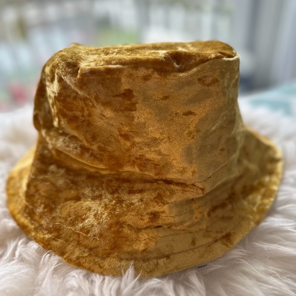 HANDMADE | Reversible Bucket Hat - Velvet + Cotton - Picture 4 of 6